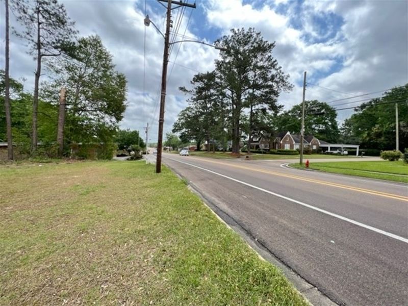 1.14 Acres Of Prime Commercial Prop : Tylertown : Walthall County : Mississippi