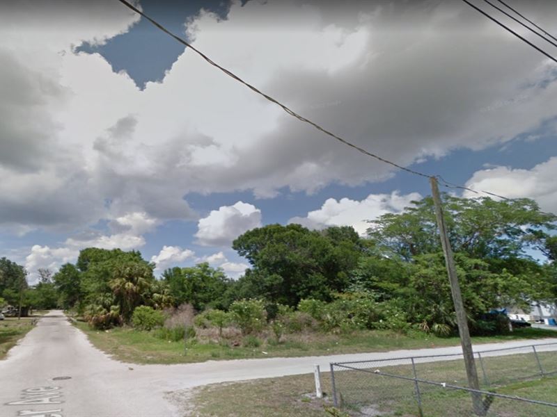 Corner Lot in Arcadia : Arcadia : DeSoto County : Florida