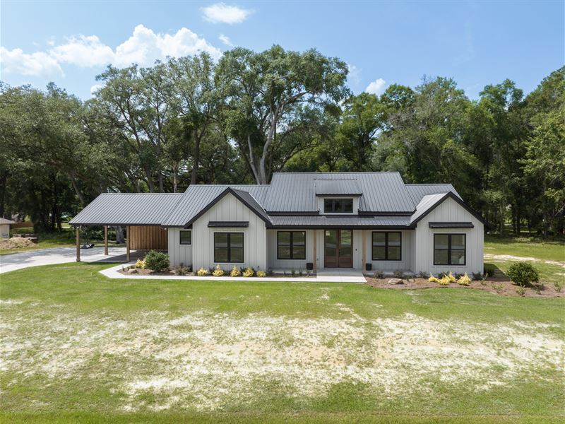 Custom Contemporary Home : Lake City : Columbia County : Florida