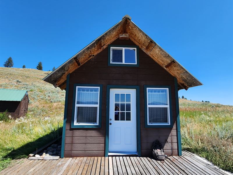 Mount Annie Cabin Aeneas Valley : Tonasket : Okanogan County : Washington