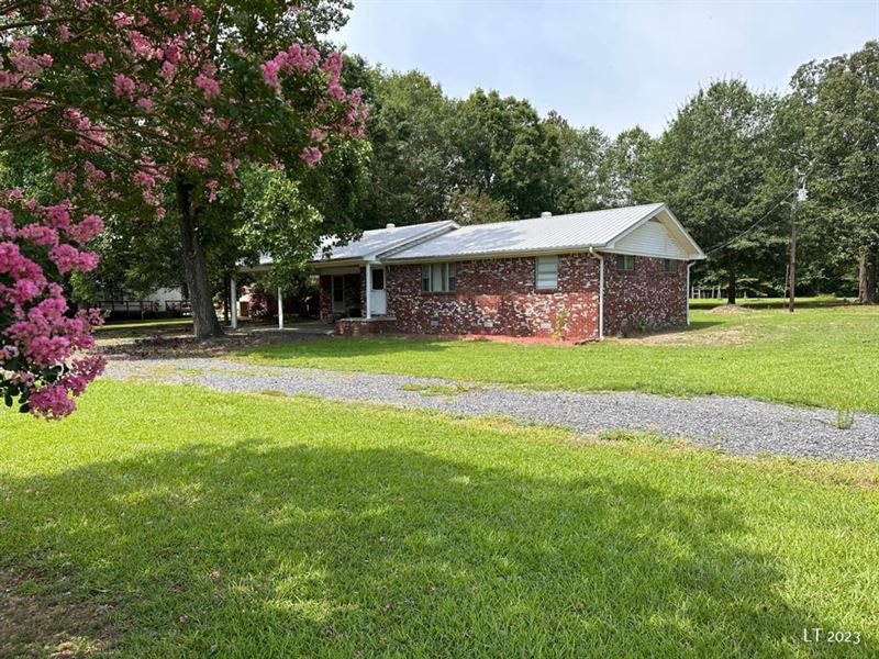 House on 6 Acres with a Pond : Austin : Lonoke County : Arkansas