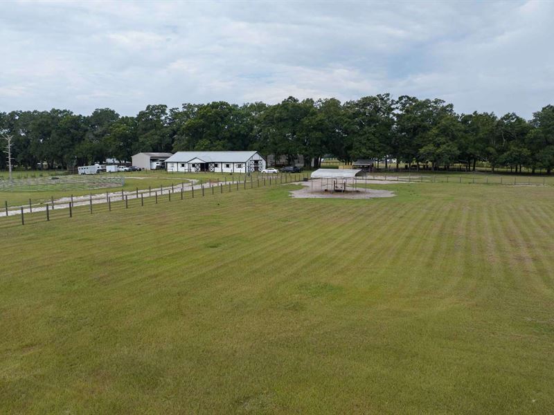 Turn-Key Horse Farm : Live Oak : Suwannee County : Florida