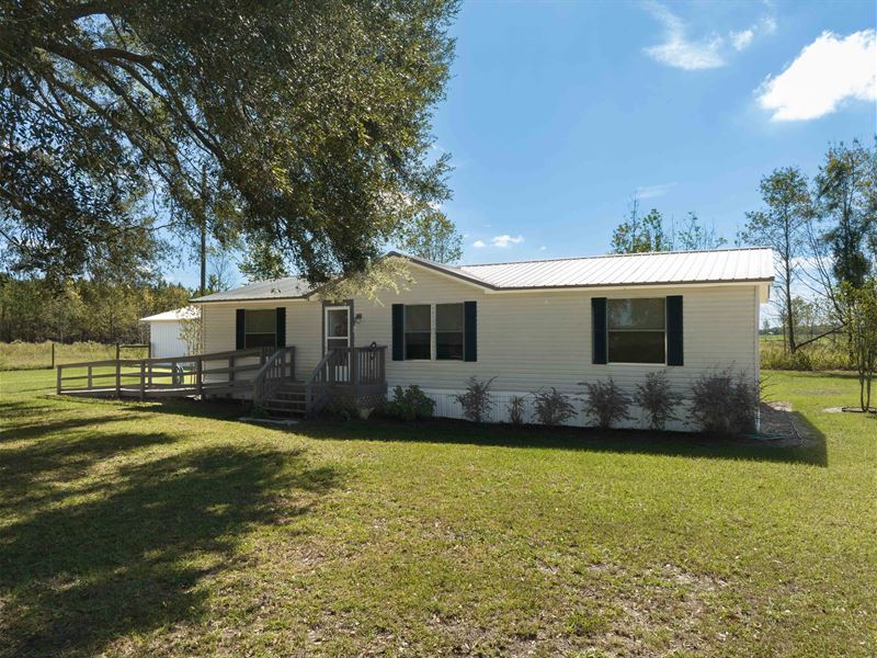 Well Maintained : McAlpin : Suwannee County : Florida