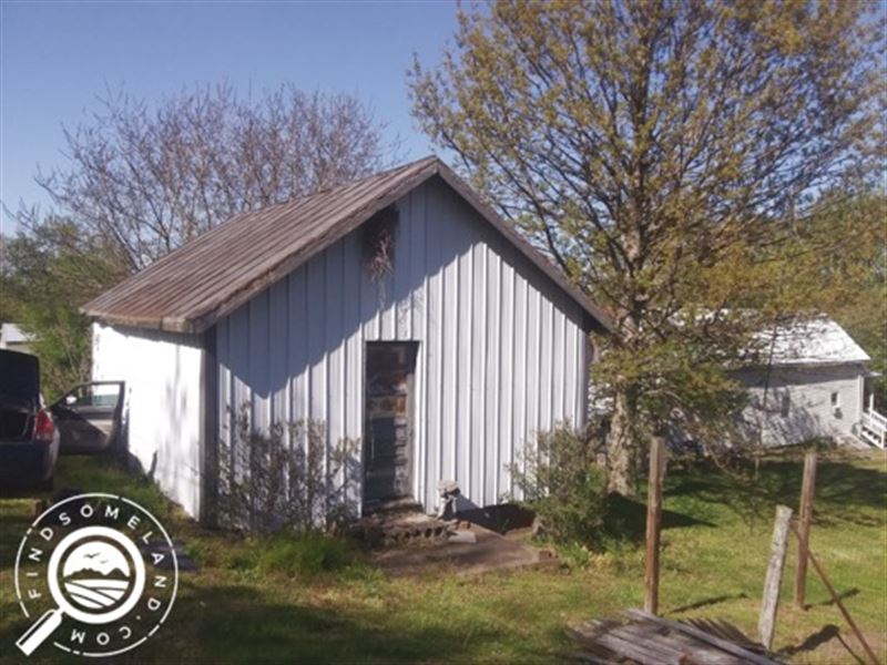 Lot for Sale with a Storage Shed : Tell City : Perry County : Indiana