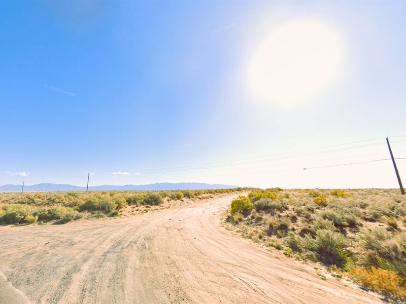 Opportunity to Own a Serene Land : Los Lunas : Valencia County : New Mexico