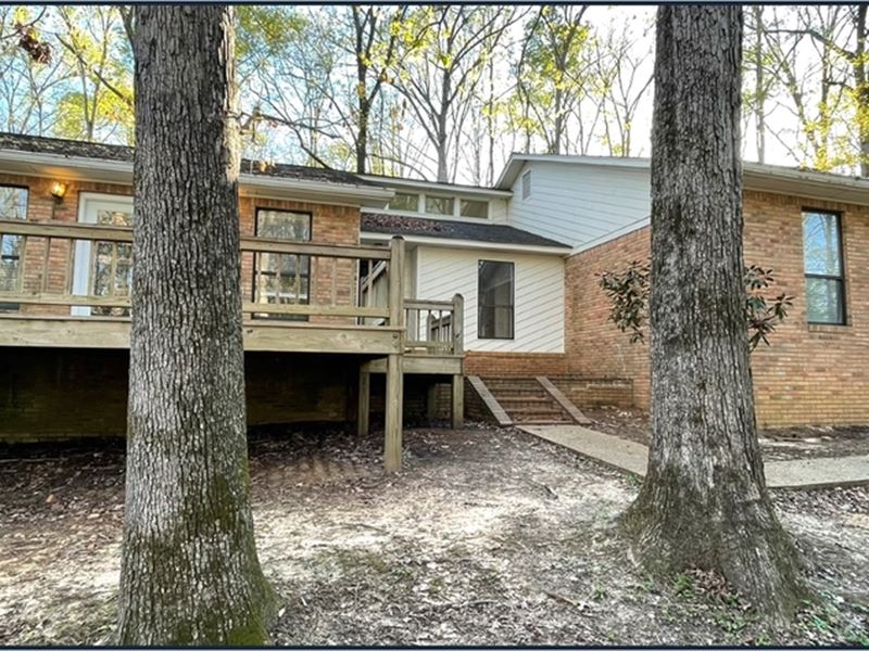 Home in Lauderdale County At 384 Po : Meridian : Lauderdale County : Mississippi