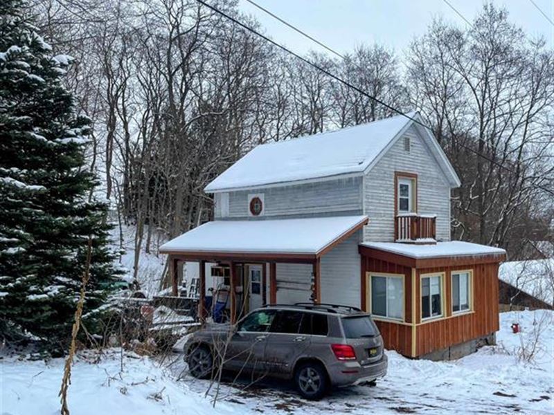 Charming Residence in Hubbell : Hubbell : Houghton County : Michigan