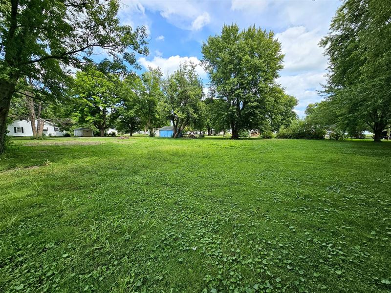 Triple Lot with Utilities Near : Brocton : Edgar County : Illinois