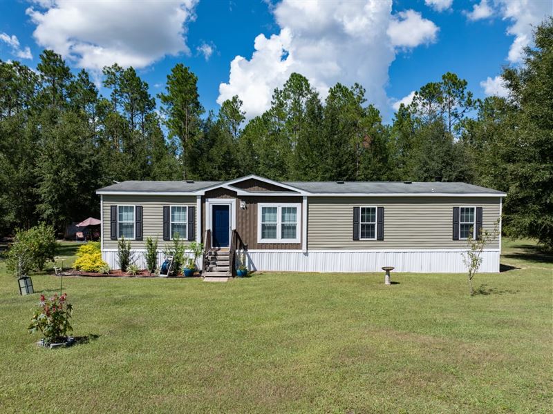 Charming Home on Jasmine Terrace : Lee : Madison County : Florida