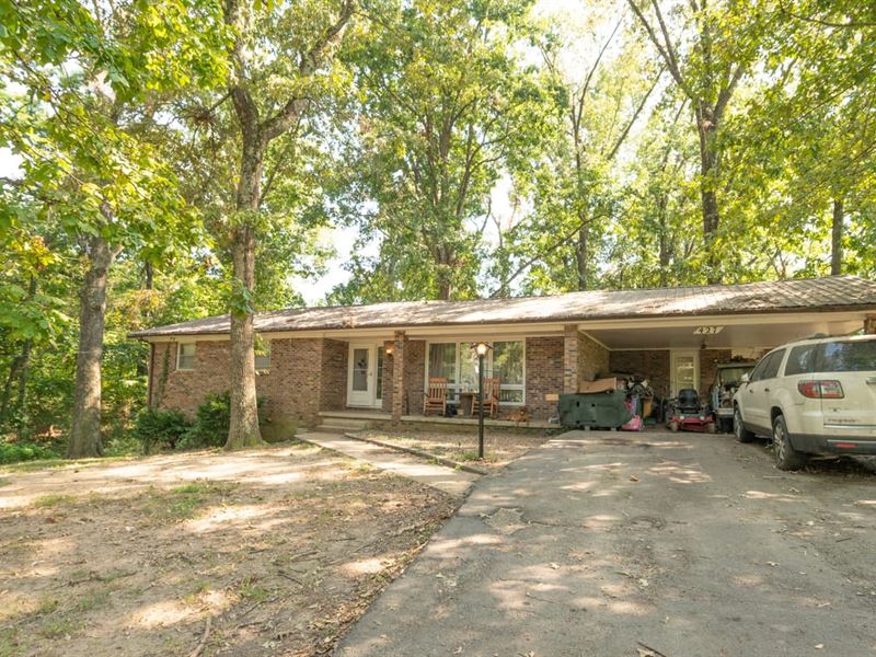 Spacious 6-Bed Home in Dexter, MO : Dexter : Stoddard County : Missouri