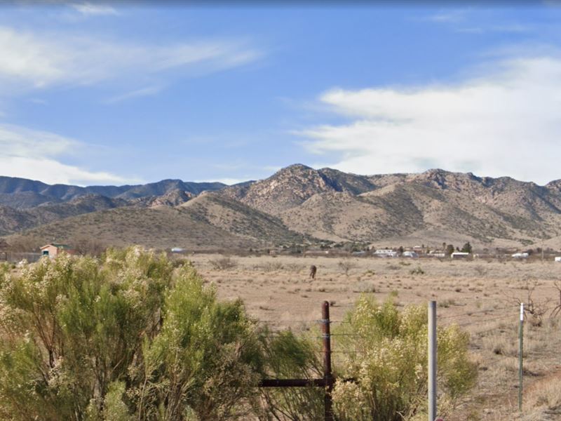 .83 Acre with Amazing Sunsets : Pearce : Cochise County : Arizona