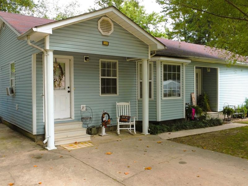 Charming 3-Bed Home in Corning, AR : Corning : Clay County : Arkansas