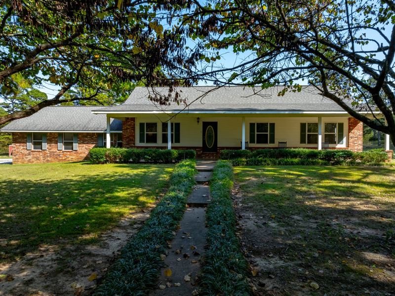 4 Bedroom, 3 Bath Home, Bonus Rooms : Evening Shade : Sharp County : Arkansas