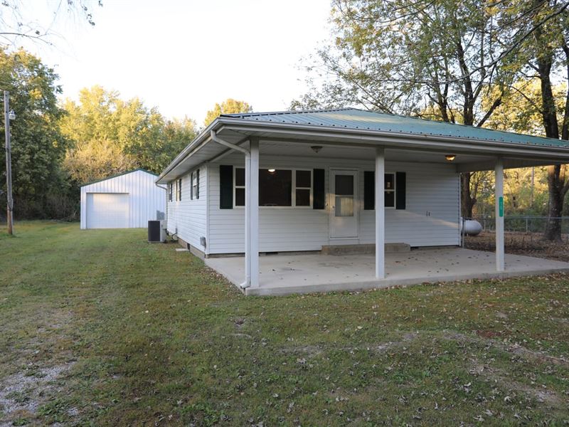 3 Bed 1 Bath Home in Poplar Bluff : Poplar Bluff : Butler County : Missouri