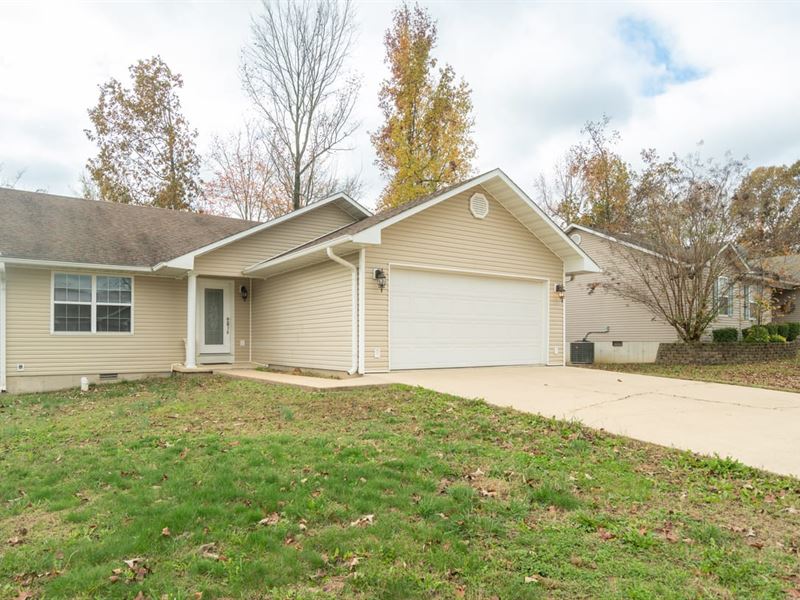 3-Bed 2-Bath Home for Sale in Butle : Poplar Bluff : Butler County : Missouri