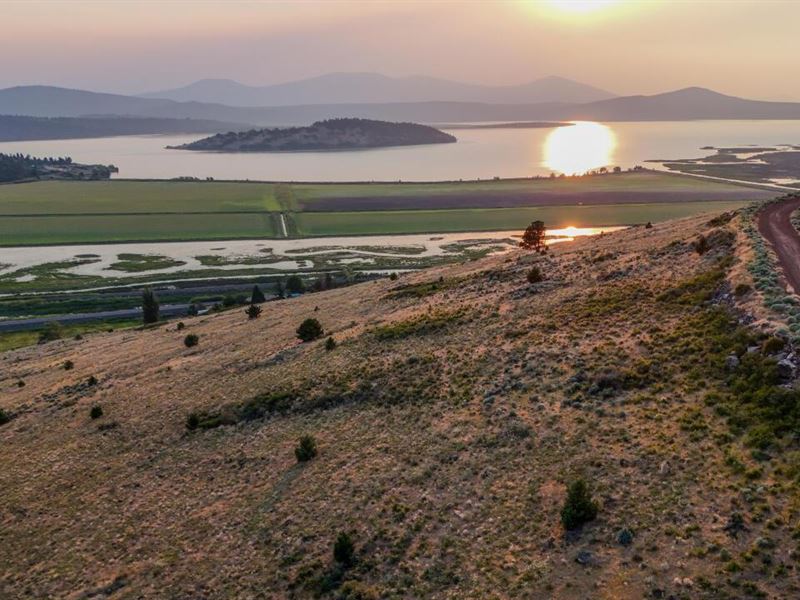 Views of Klamath Lake, The Cascades : Klamath Falls : Klamath County : Oregon