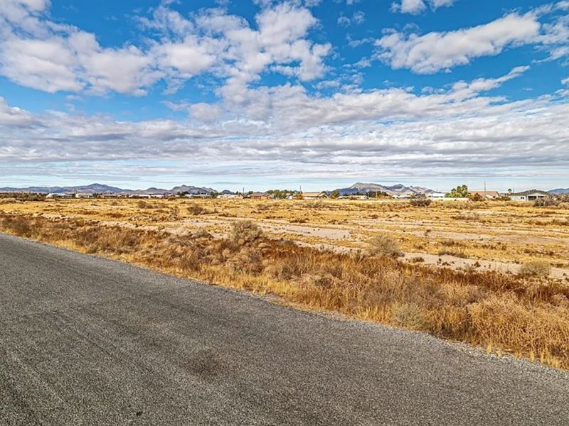 Paved Road Access, Power Nearby : Pahrump : Nye County : Nevada