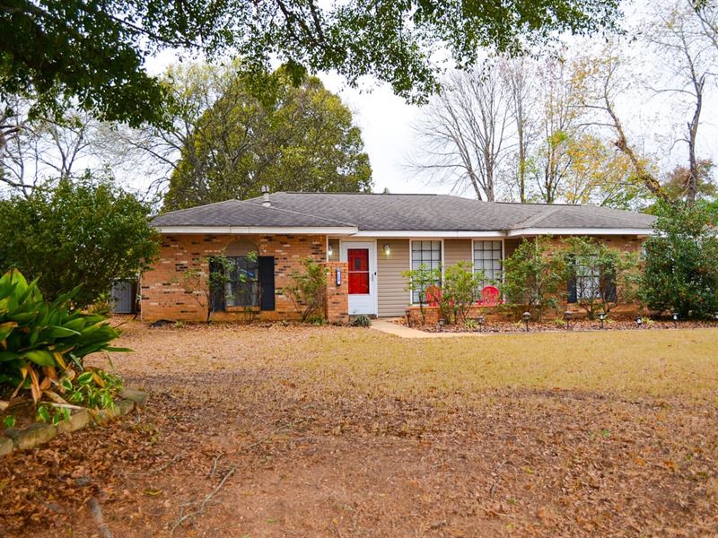 Charming Brick Home Newly Renovated : Elmore : Elmore County : Alabama