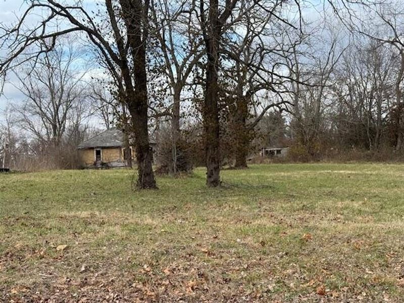 1.51 Acres, Corner Lot, City Utilit : Mountain View : Howell County : Missouri