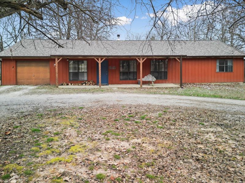 Peaceful Country Living Near Rivers : Caulfield : Howell County : Missouri