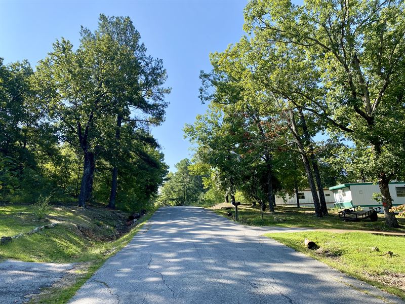 Peaceful Area Friendly Neighborhood : Horseshoe Bend : Izard County : Arkansas