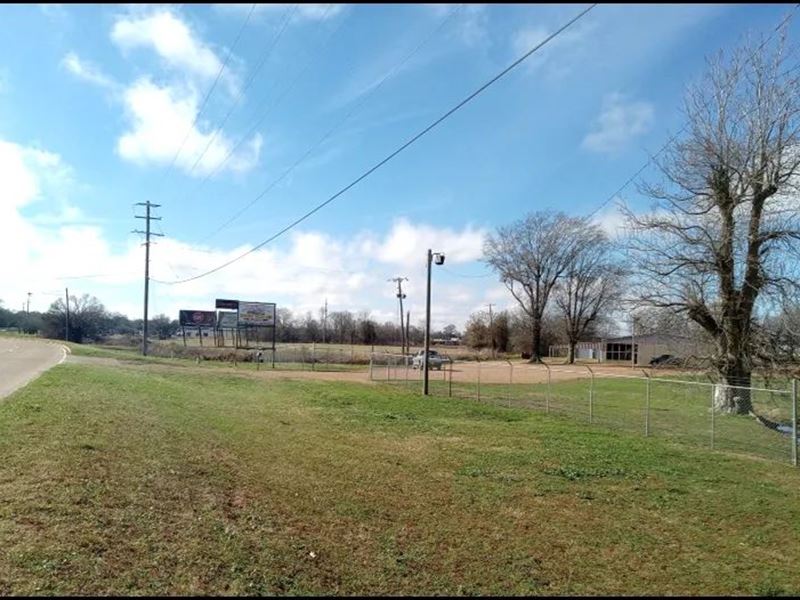 8.5 Acre Commercial Property in Sun : Indianola : Sunflower County : Mississippi