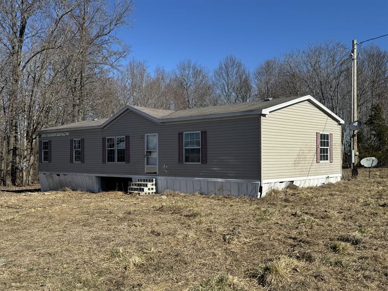 Mobile Home and 1.98 +/- Ac : Hilham : Overton County : Tennessee