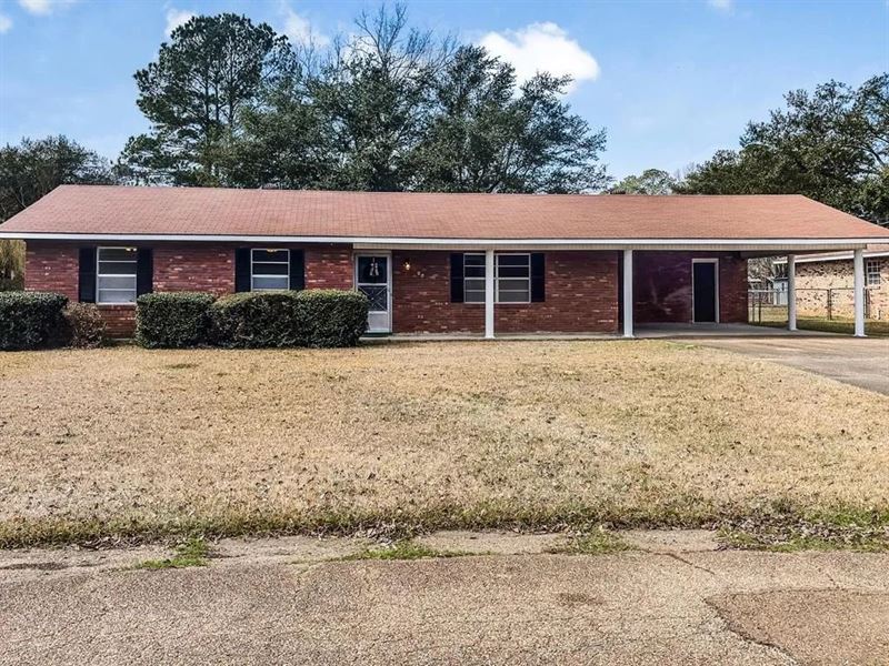 Home for Sale in Town McComb MS : McComb : Pike County : Mississippi