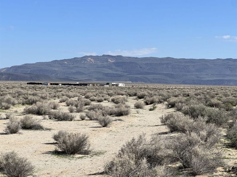 Panoramic Mountain & Desert Views : Barstow : San Bernardino County : California