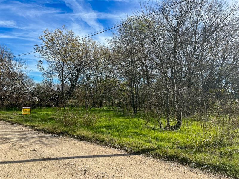 Lot, SW 4th Street, Hubbard, Texa : Hubbard : Hill County : Texas