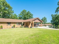 Spacious 4-Bed 3-Bath Home in Popla : Poplar Bluff : Butler County : Missouri
