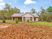 Country Brick Home on 10 Acres : Arthur City : Lamar County : Texas